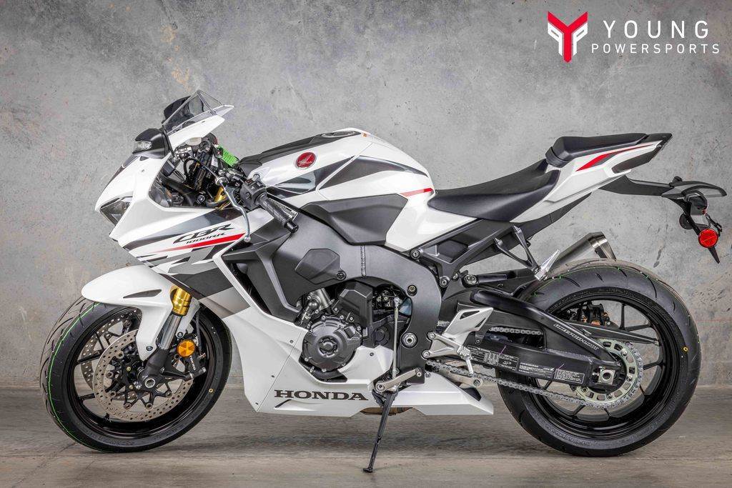 2026 Honda CBR1000RR Pearl White