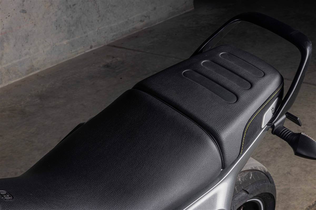 2021 Husqvarna Svartpilen 401 MOTORCYCLE