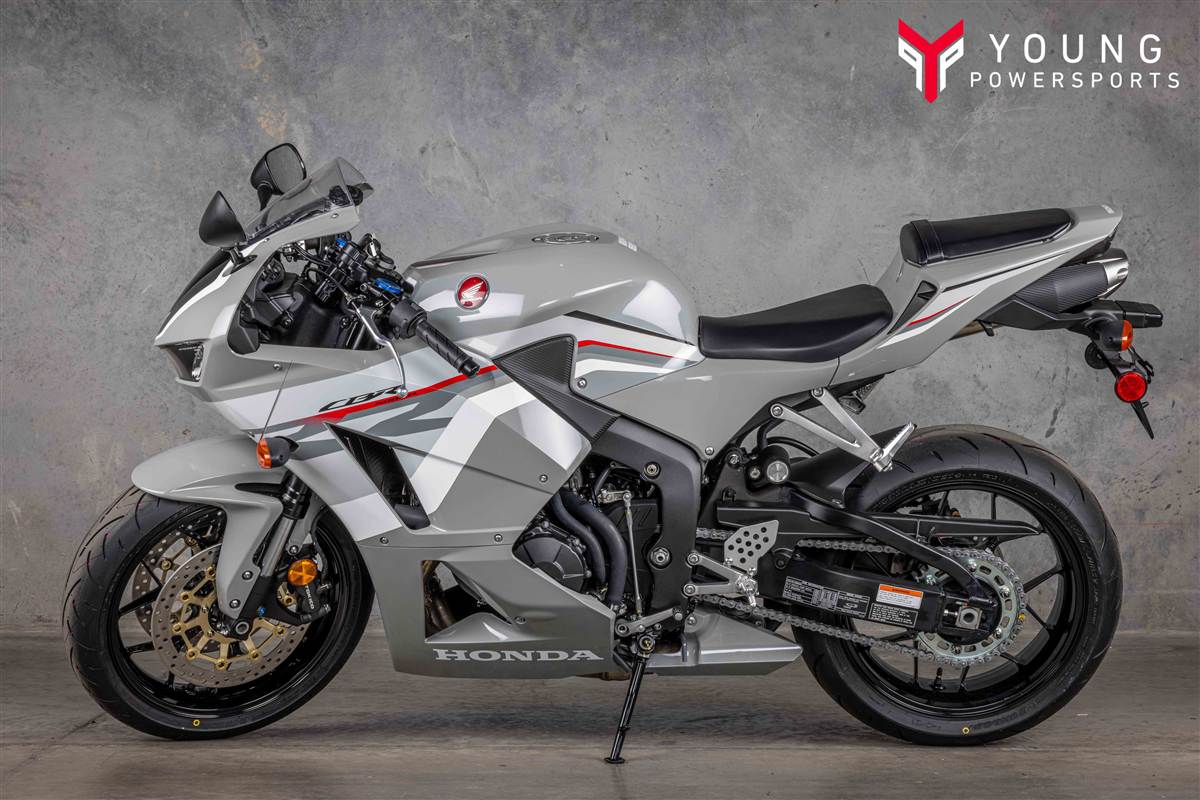 2026 Honda CBR600RR Deep Pearl Gray