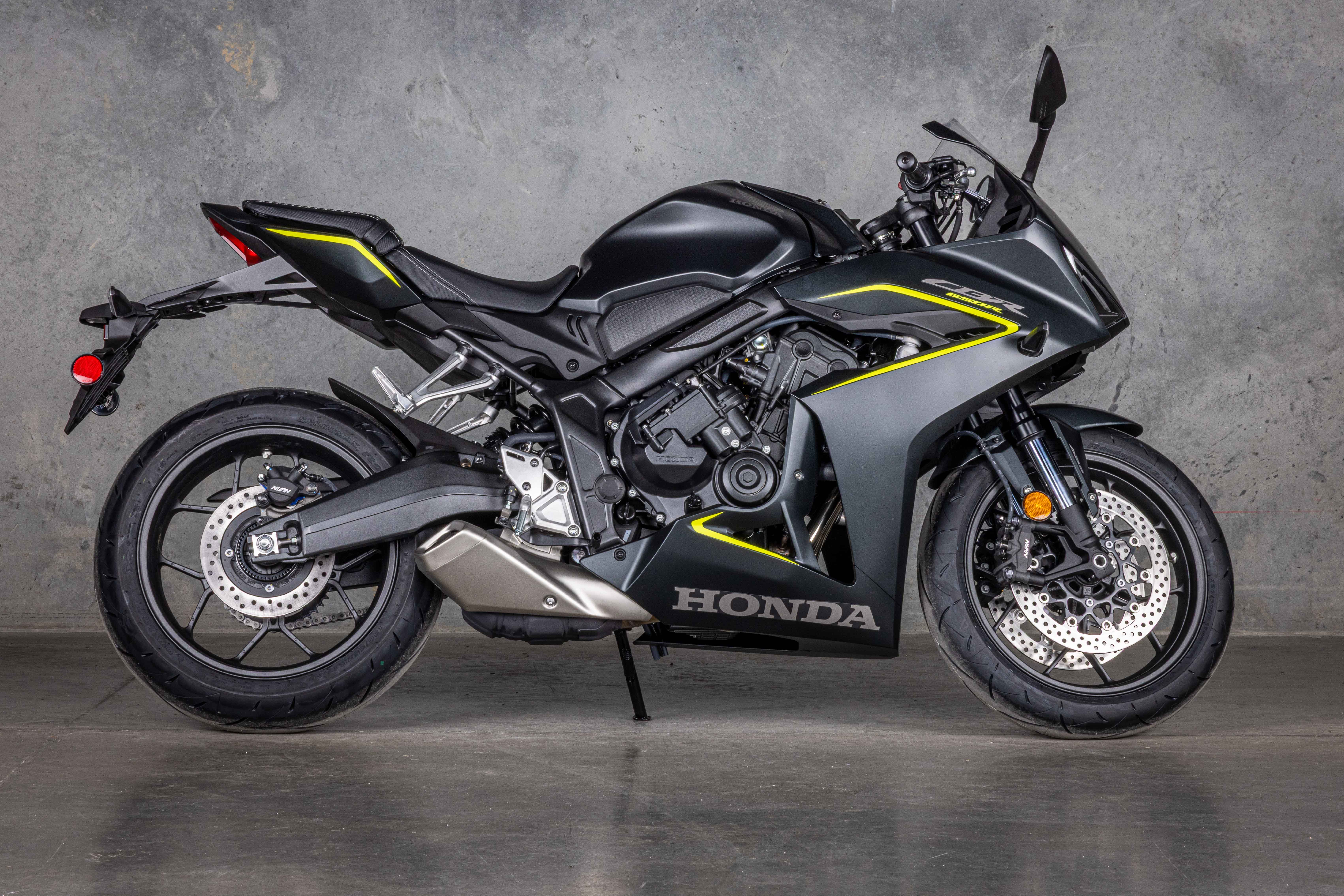 2026 Honda CBR650R E-Clutch MOTORCYCLE