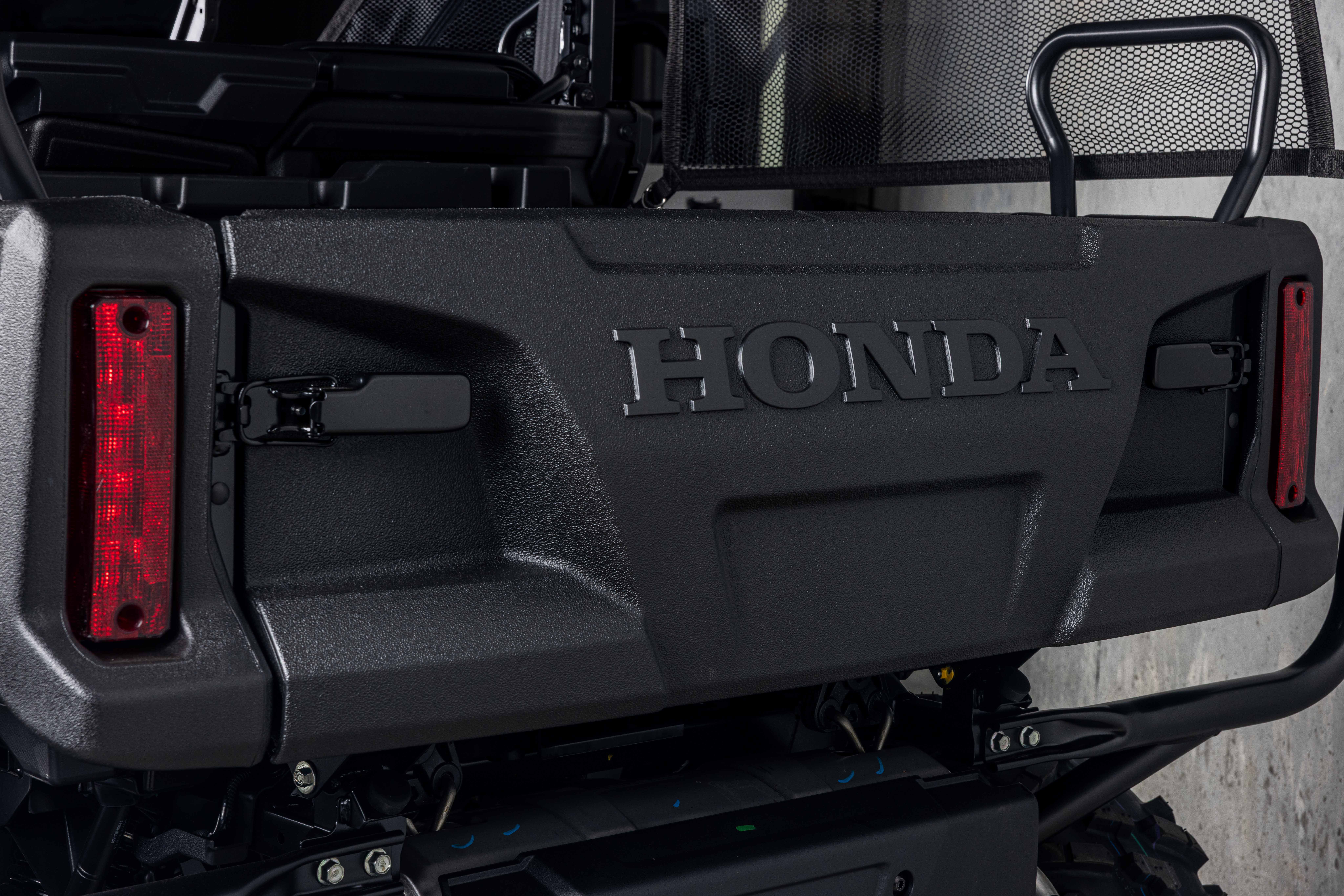 2026 Honda Pioneer 1000-5 Deluxe UTV
