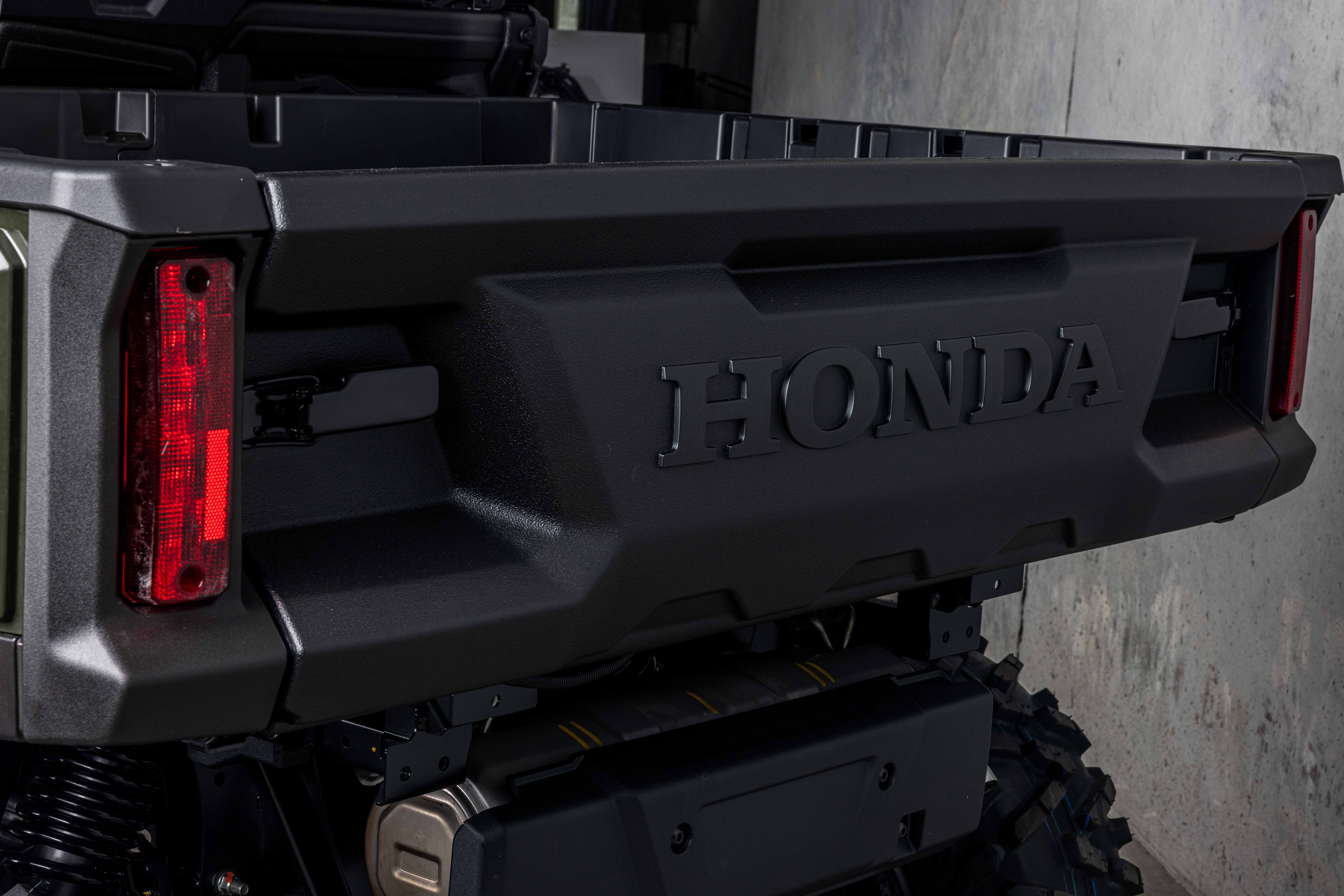 2026 Honda Pioneer 1000 Deluxe UTV
